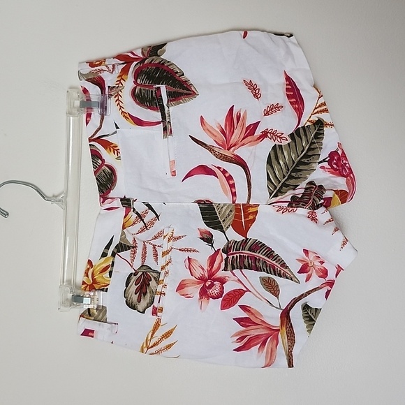 Old navy Linen floral white womens midrise everyday shorts, beachy, women's 4 - Picture 5 of 6